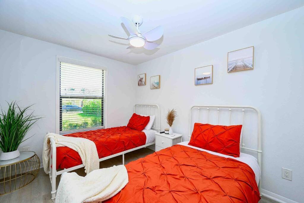 The Suzana Sunrise- 5 Minutes To Vanderbilt Beach! Nueva York