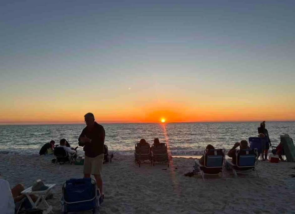 Сasa de vacaciones The Suzana Sunrise- 5 Minutes To Vanderbilt Beach!